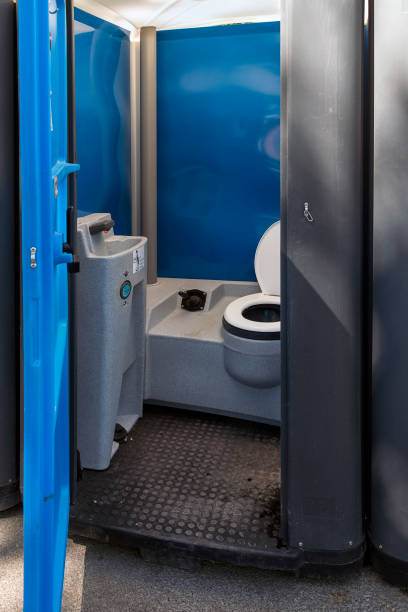 Porta potty delivery and setup in Chesaning, MI