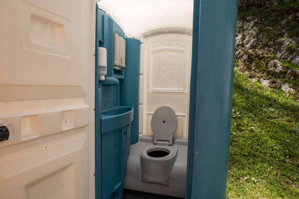 Portable Toilet Options We Offer in Chesaning, MI